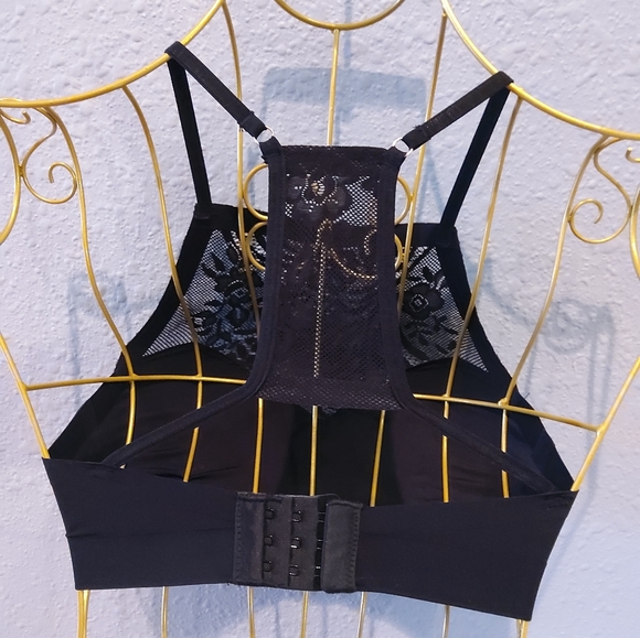Urban Outfitters Lace Bra NWOT - Small - Picture 4 of 10